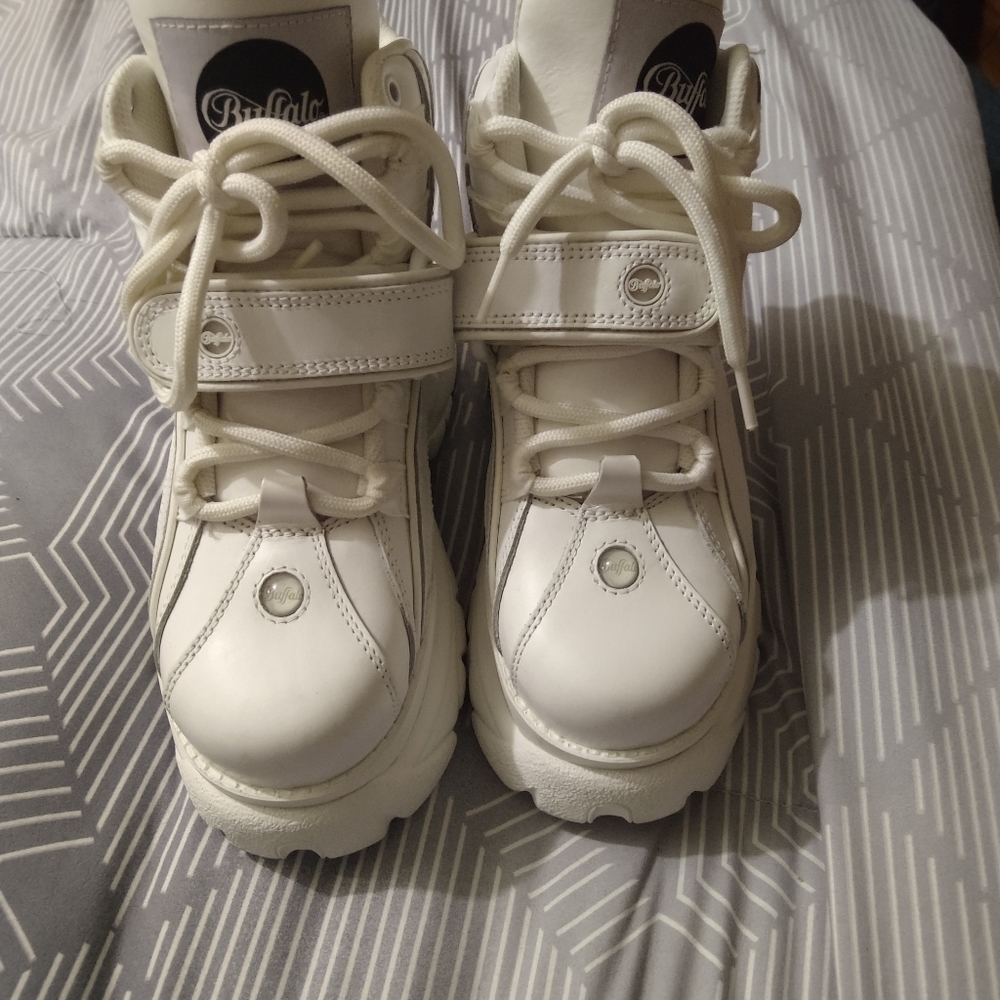 Buffalo London classic high tops